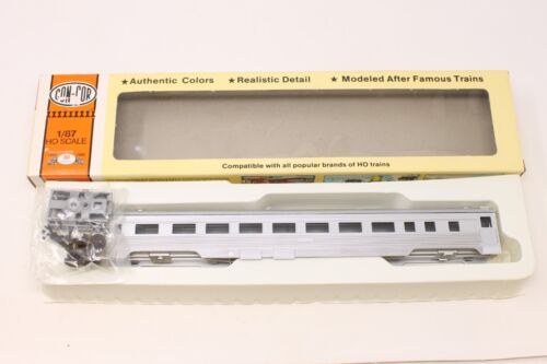 HO Con-Cor 0001-000791 85' Coach Corrugated Sides Silver Undecorated Kit - Picture 1 of 7