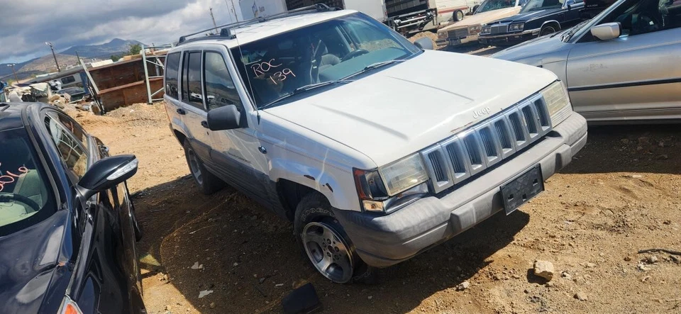 Conjunto de filtro de aire usado se adapta a: Jeep Grand Cherokee 1997 grado A Foto 4 de 4