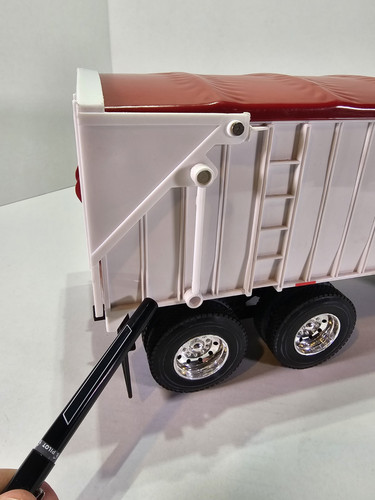 Ertl Big Farm Peterbilt 367 Truck With Grain Box Lights & Sounds Work 21" 1/16th - Picture 8 of 21