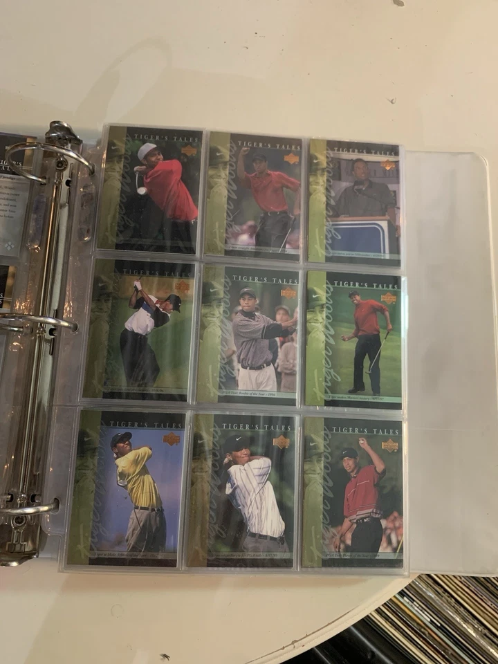 Carpeta llena de cartas coleccionables de golf Tiger Woods pináculo de la cubierta superior Foto 4 de 4