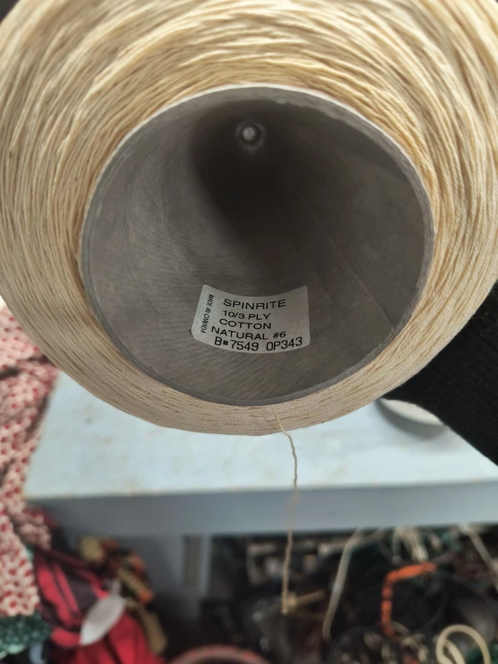 Hilo Spinrite Poli Adherido Blanco y Off White 10/3 Capas Algodón y Natural Foto 2 de 4