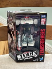 Prowl Transformers Generations War for Cybertron Siege Deluxe Sealed Hasbro