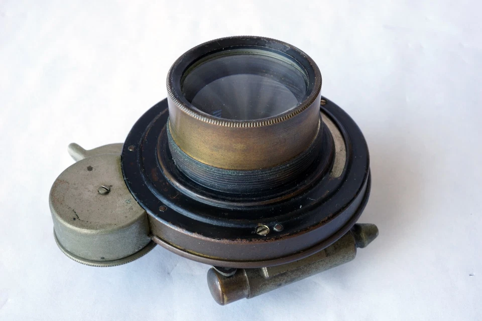 Lente rectilínea rápida Bausch & Lomb 1800' 5x7 obturador Eastman Kodak funciona bien Foto 2 de 4