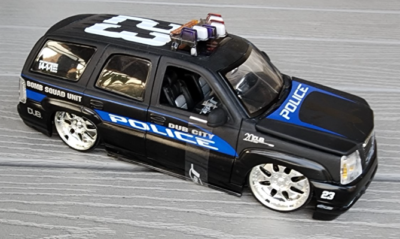 2002 CADILLAC ESCALADE     1／24 JADA TOYS 1/24 DUB CITY 2002 CADILLAC ESCALADE SUV BOMB