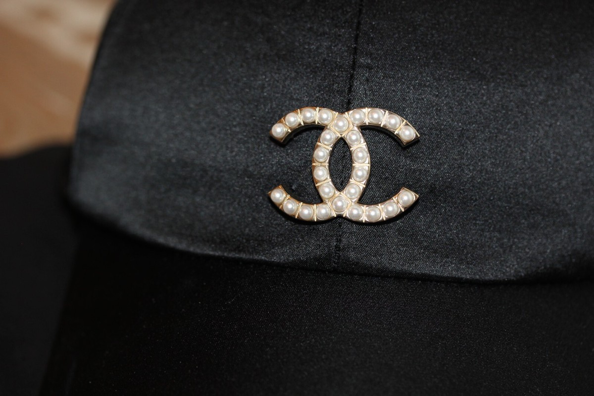 シャネルCCマークパッチキャップM Amazon.co.jp: [CHANEL