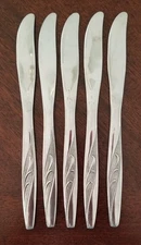 Lot of 5 Solid Dinner Knives 8 1/8" Wm. Rogers Mfg.Co. Stainless USA "Charm"