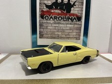 118 Ertl 1969 Dodge Super Bee Yellow On Black