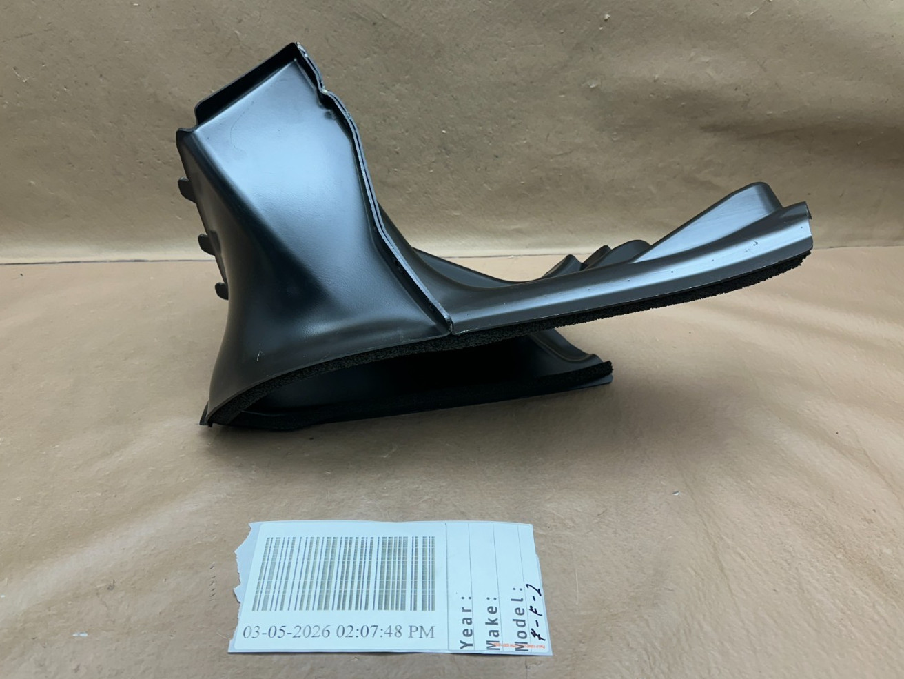 2018-2023 ASTON MARTIN VANTAGE RIGHT RH AUXILIARY RADIATOR AID GUIDE DUCT OEM