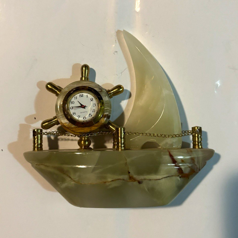 Nautical Quartz Analog Desk Clock Ship Wheel on Green Stone Base Gold Tone