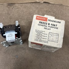 Honeywell R8222B1067 General Purpose Relay Tradeline RB222 B 1067 New 901B