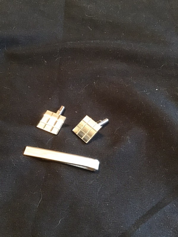 DESTINO VINTAGE TIE BAR W MATCHING CUFFLINKS SILVER GUC