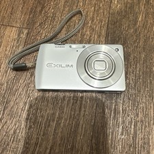 Casio EXILIM CARD EX-S200 14.1MP Digital Camera - Silver