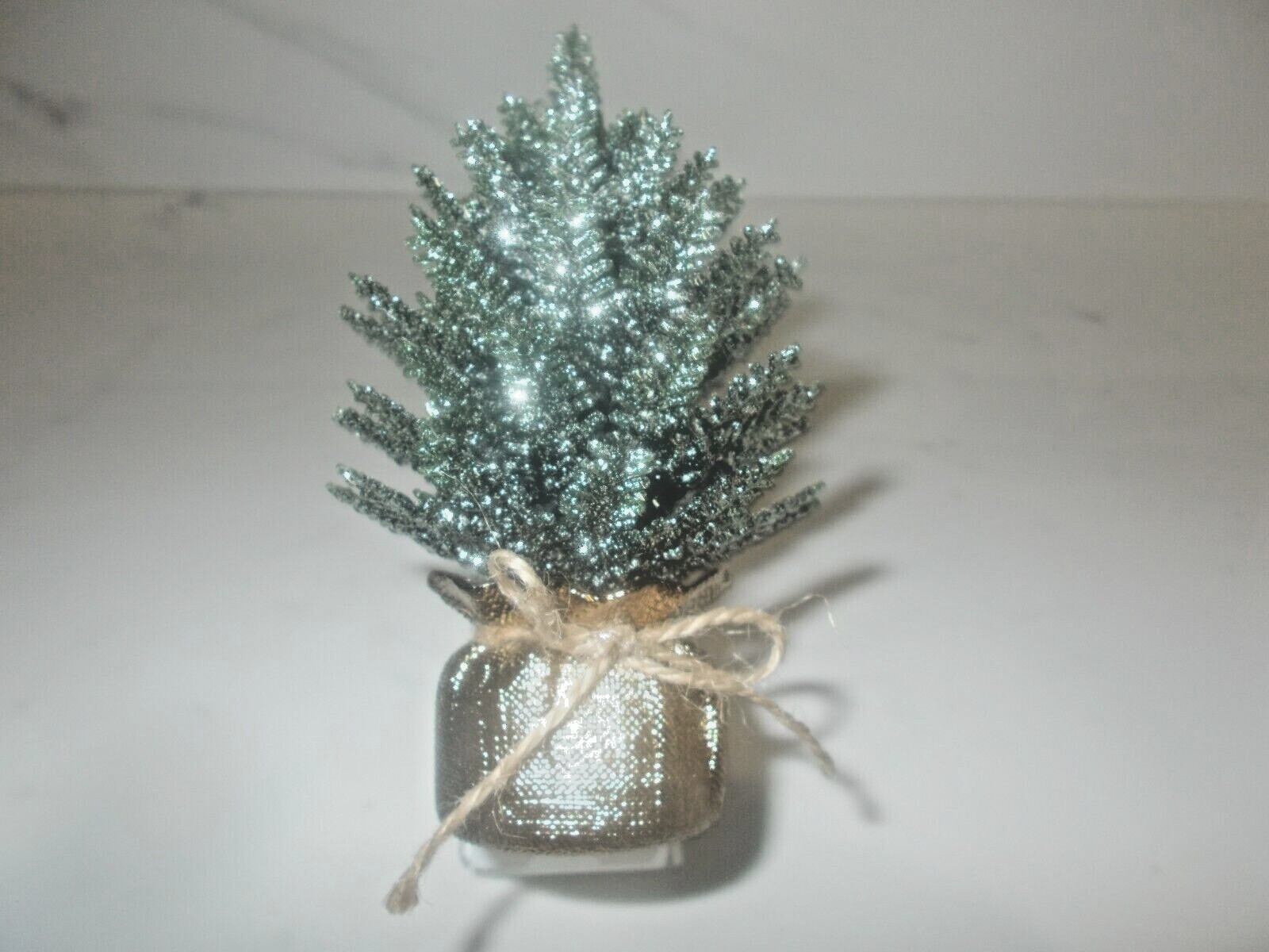 NWT Bath & Body Works Christmas Tree Scented Wallflower Plug-In-image