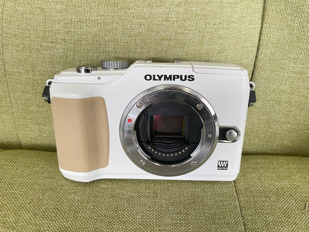 Olympus PEN Lite E-PL2 Camera OLYMPUS E-PL2 Double Zoom Kit white