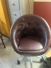Office Executive/Directors Chair Looks The Part Big and Sturdy