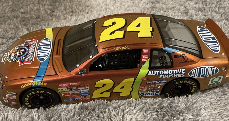 1998 Revell Collection Jeff Gordon 1/18 Scale Dupont Chromalusion 1 / 5,004 Rare - Image 3 of 4