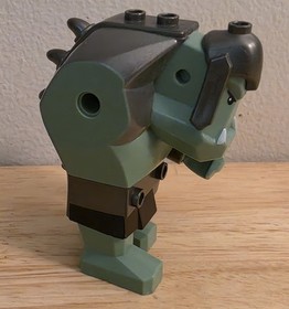 Lego Sand Green Giant Troll Armor 7038 7048 Fantasy Era Castle Figure. No Arm. 