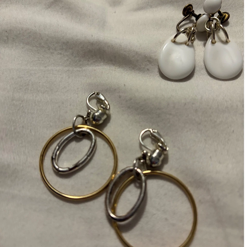 Lote de 5 pares de pendientes de clip dorado tono plata púrpura blanco amarillo rojo cuentas Foto 4 de 4