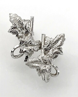 Vintage Star Art .925 Sterling Silver Petite Maple Leaf screw Back Earrings