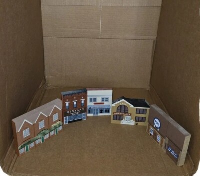 Rare Vintage 80's-90's The Cats Meow Wood Shelf Sitter Village 5-piece lot 