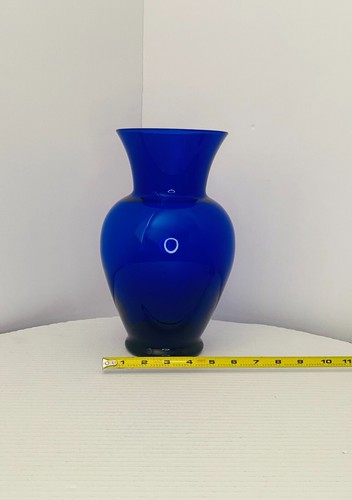 Elegant Vintage Glass Cobalt Blue Mid Century Trumpet Horn 10 5/8" Vase - Picture 9 of 10