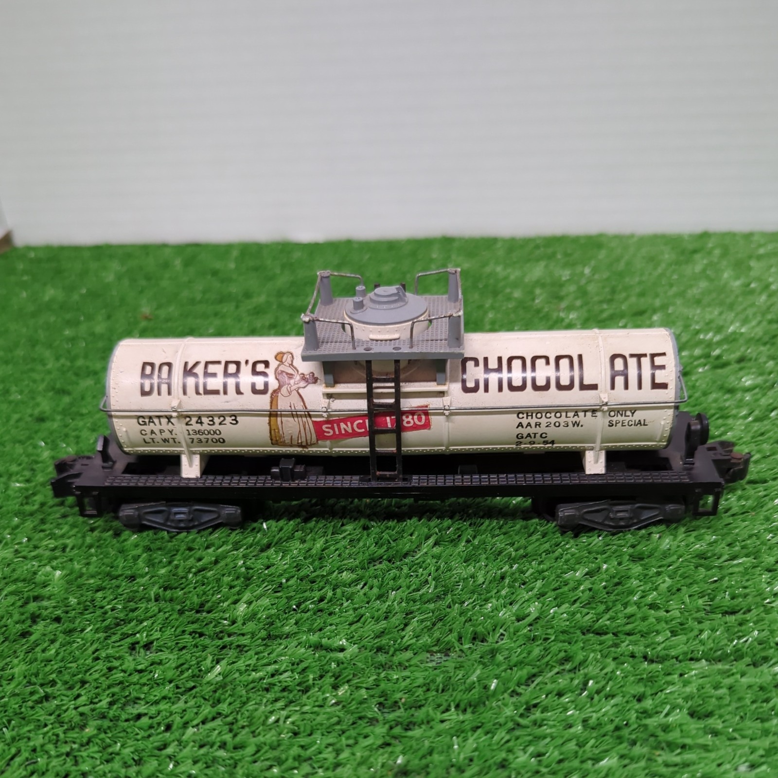 S Gauge American Flyer  #24323 Bakers Chocolate Tank Car