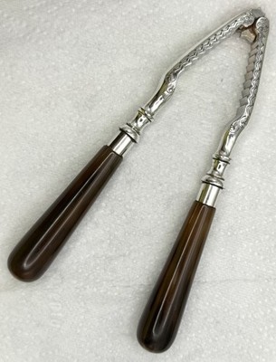 Vintage versilberter Nussknacker mit Bakelit Griffen - wirklich schöner Zustand