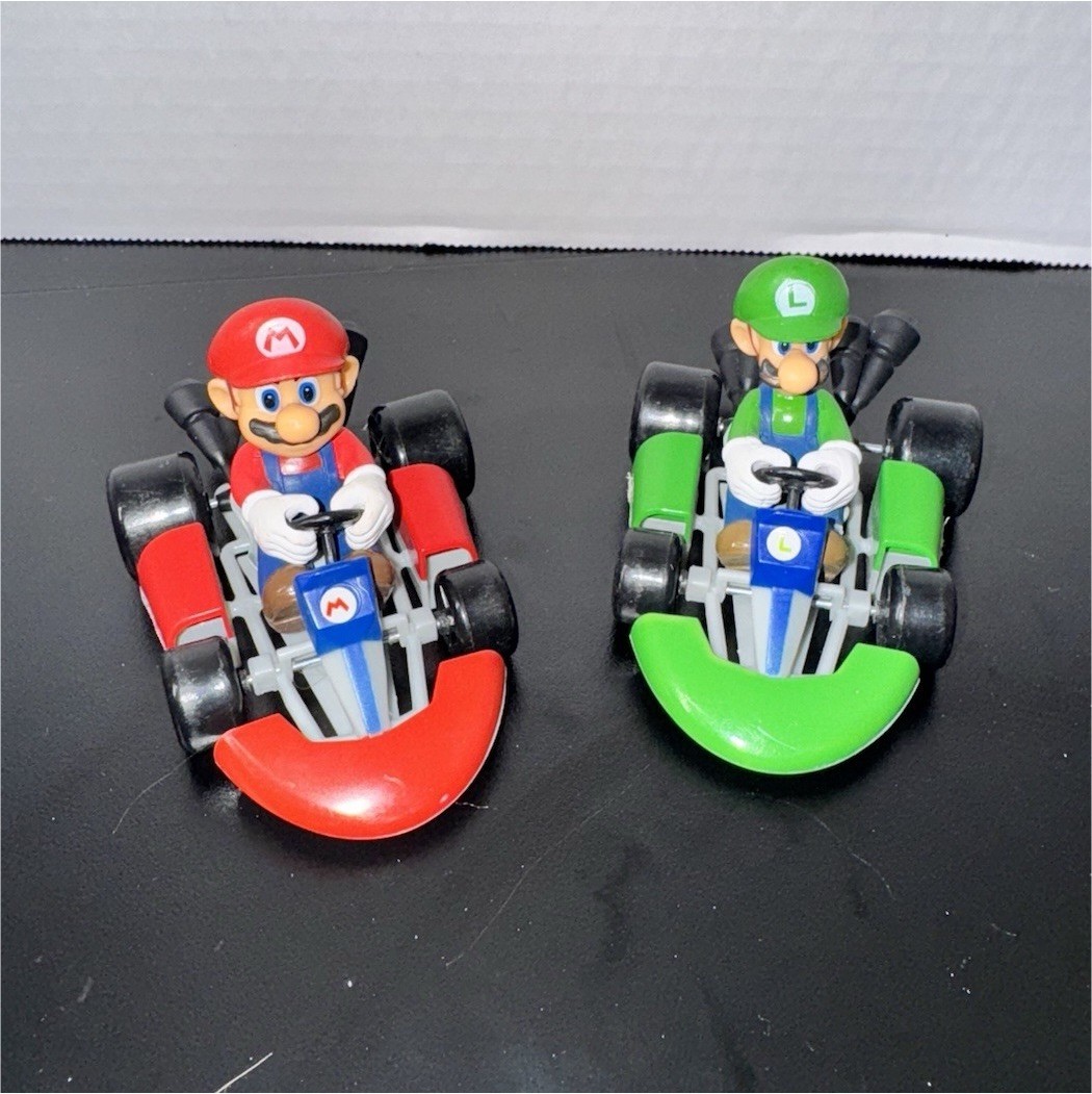 Nintendo Mario & Luigi Action Figure Mario Kart Red and Green Toy