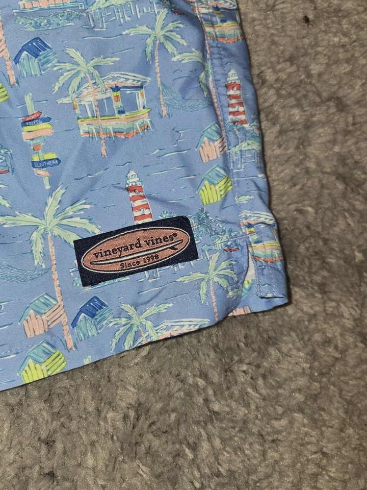 Vineyard Vines Men's Swimsuit Trunks Blue Beach Tropical Scene Casual Size Large - Image 3 of 4
