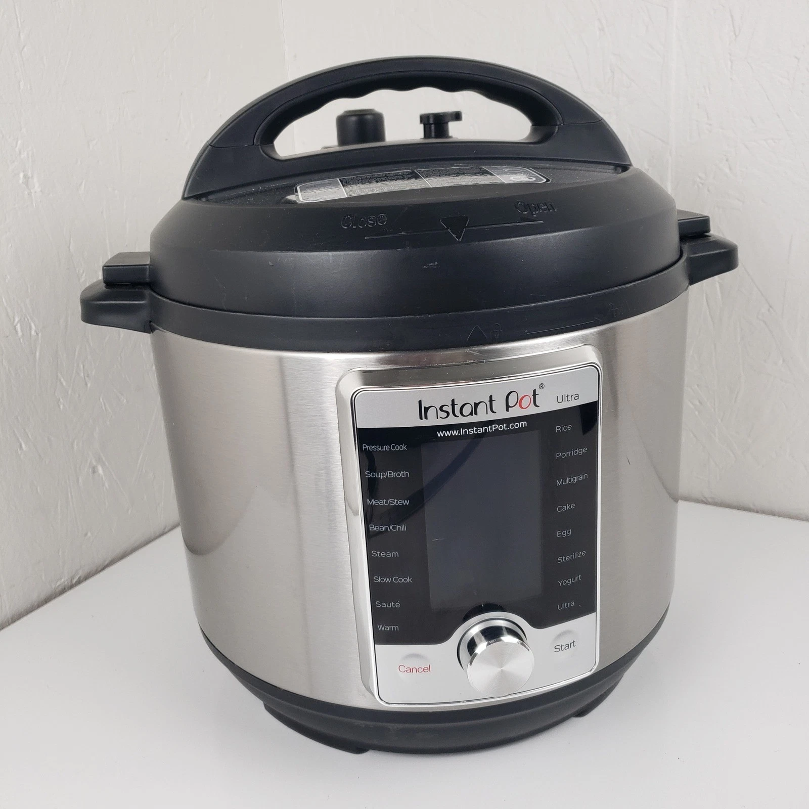 Instant Pot Ultra 60 6 Quart 10-in-1 Multi-Use Programmable Pressure Cooker