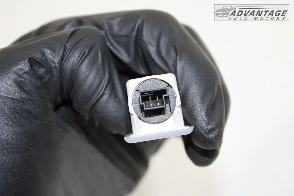 2013-2016 BMW 320I XDRIVE F30 ИНТЕРЬЕР ВЕЖЛИВОСТЬ ЛАМПА HELLA OEM - Изображение 4 из 4