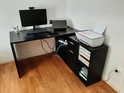 Scrivania angolare moderna grande nera con ripiani e cassetti Come nuova 