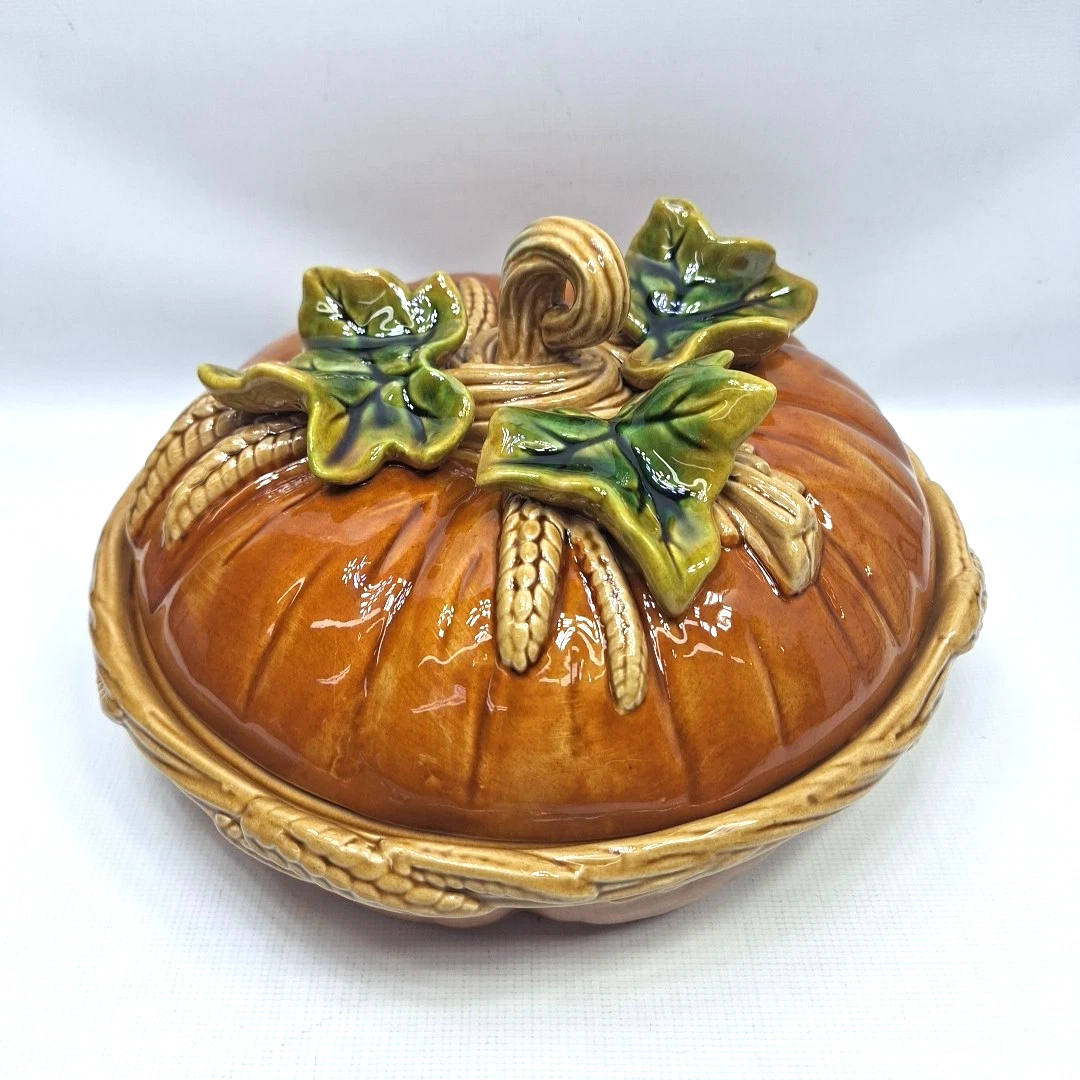Vtg 10" Ceramic Pumpkin Pie Keeper Pie Covered Serving Dish With Stem Handle
Opens in a new window o