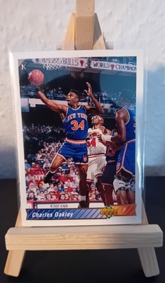 Top Rar 1992-93 Upper Deck Basketball Charles Oakley #302 New York Knicks