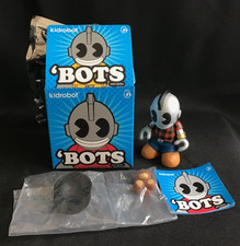 KidRobot Kid Gangster 03/20 Mini Bots Blind Box series 3 with box 2011