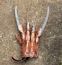 Freddy Krueger Brown Plastic Glove Silver Blade Fingers, One Size, Elastic
