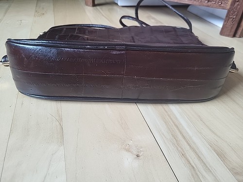 Borsa a tracolla in pelle di anguilla made in Korea bordeaux - Foto 9 di 16