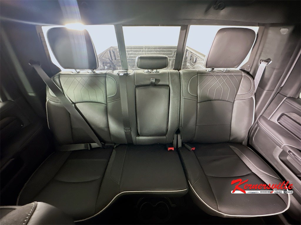 2026 Ram 2500 Limited Night 14in thumbnail 10