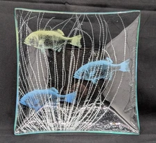 Annie Glass Fish Dish Square Signed Reverse Etched Sea Grasses 7.5 in Nautical
