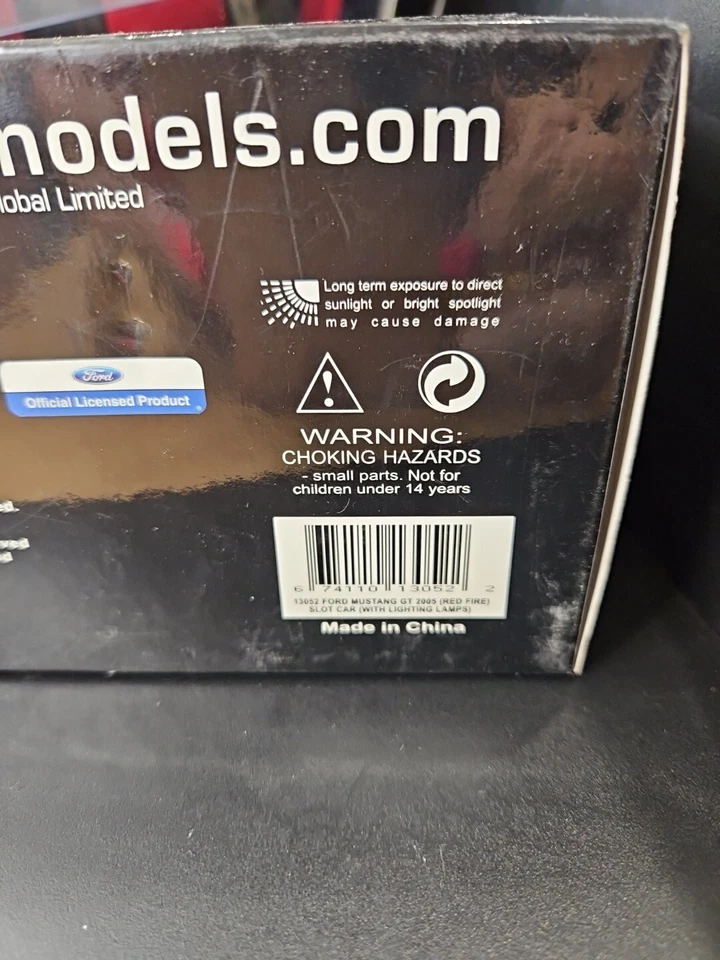 Auto art 1/32 Ford Mustang Gt 2005 Red Fire Slot Car Whith Lighting Lamps - Immagine 2 di 2