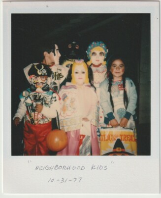 VINTAGE PHOTO/POLAROID: KIDS IN BATMAN, PIRATE, THE FONZ, ETC HALLOWEEN COSTUMES