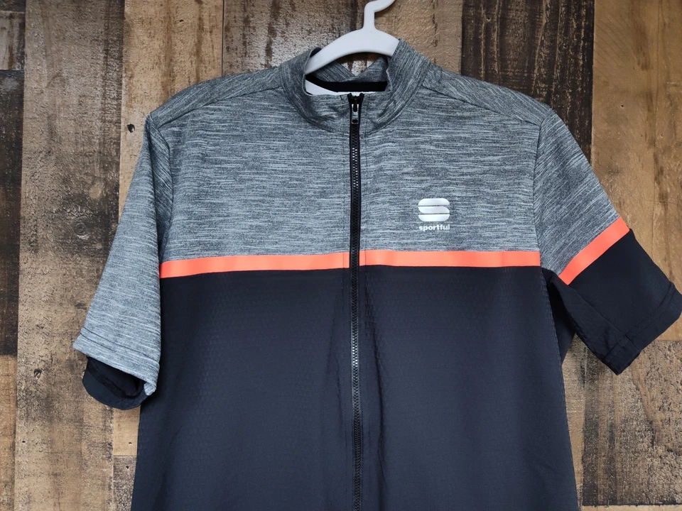 Camiseta Sportful Cycling – Masculina Extra Grande – Cinza/Preto – Zíper Completo Manga Curta - Imagem 4 de 4