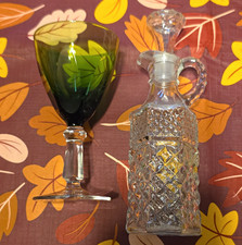 Clear Glass Diamond Pattern Rectangle Decanter w/ Stopper Included 10 in