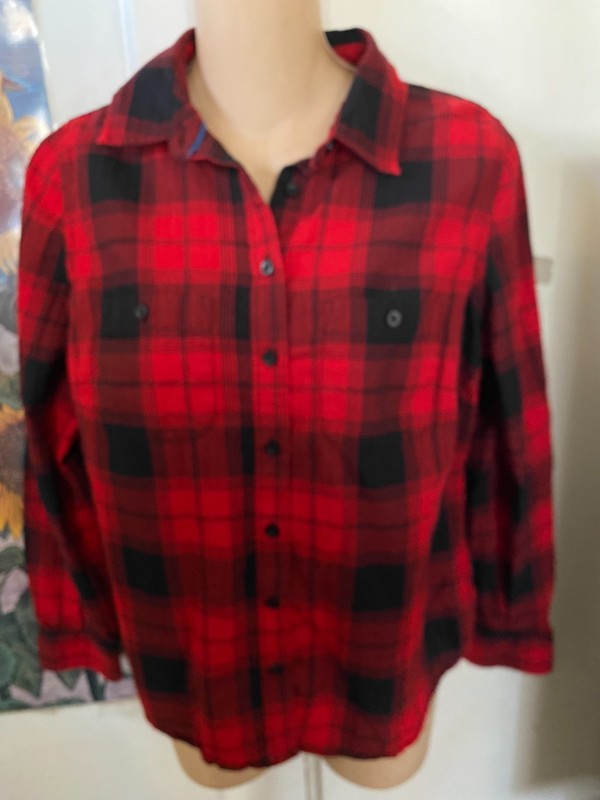 St. John's Bay Button Up Shirt in Red/Black Plaid - Sz Petite S