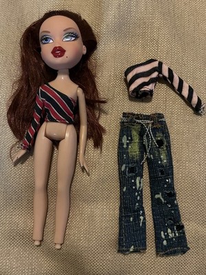 BRATZ DOLL Roxxi ONLY PHOEBE ACCESSORIES MGA Pink Black Red Stripe Shirt Jeans
