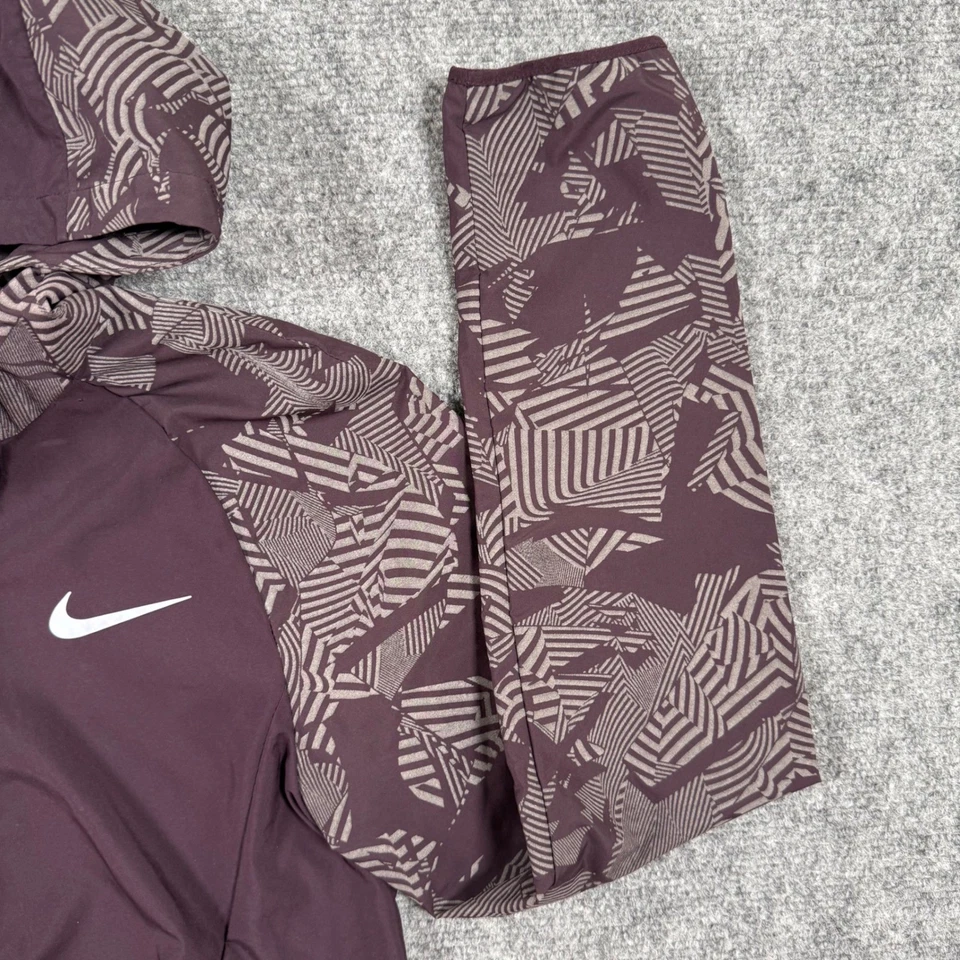 Chaqueta de Correr Nike Pequeña Púrpura Flash Essential Cremallera Completa Cortavientos Para Hombres Foto 3 de 4