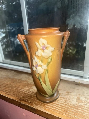 Vintage Roseville Pottery Brown Iris Flower Handled Bud Vase Set Style 919-7
