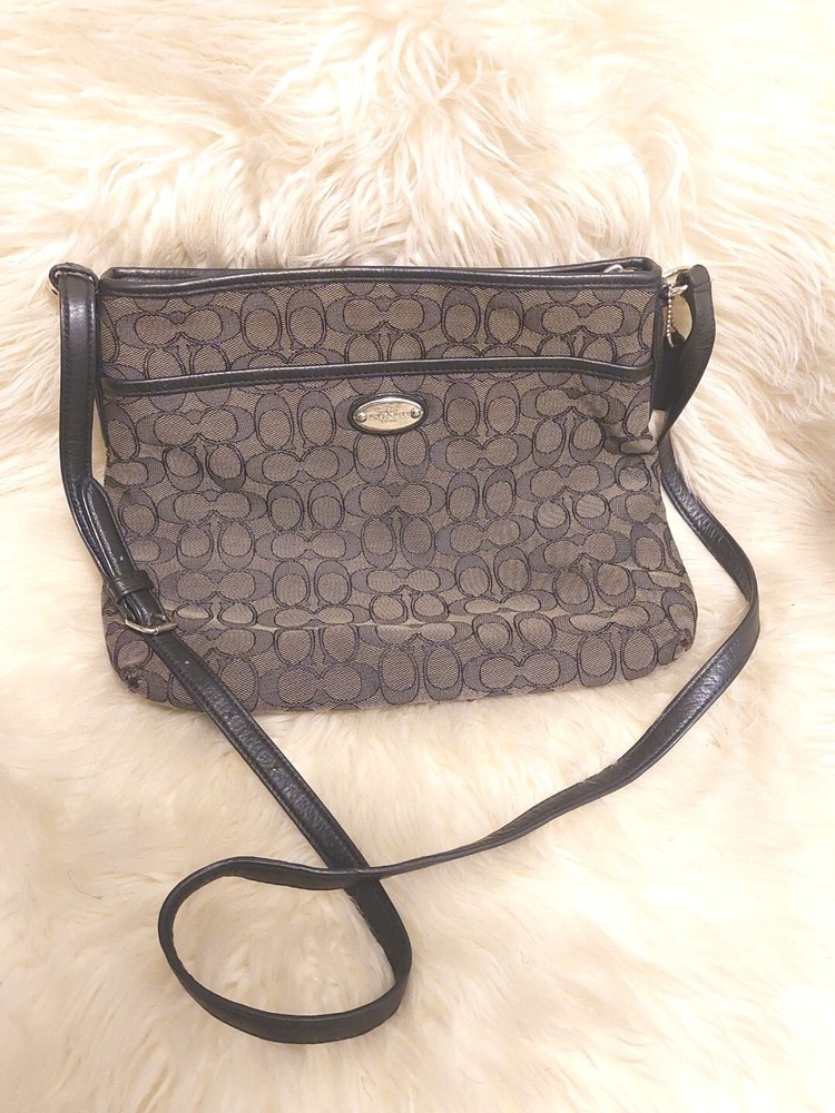 Coach Crossbody Blag Bag Medium Logo