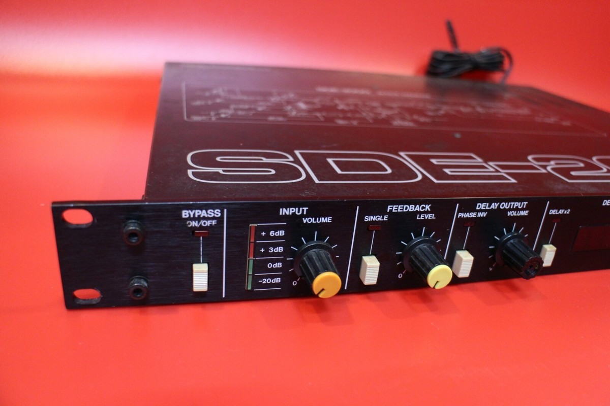 USED Roland SDE-2000 SDE 2000 Digital Delay Rack Effect Vintage