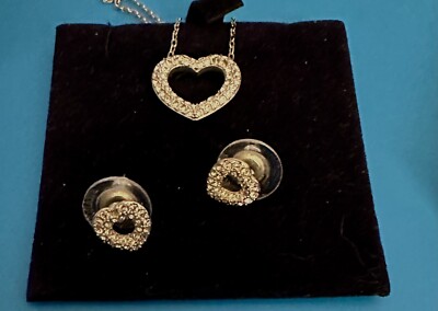 Swarovski Heart Shape Pendant And Earring Set 16  Adjustable